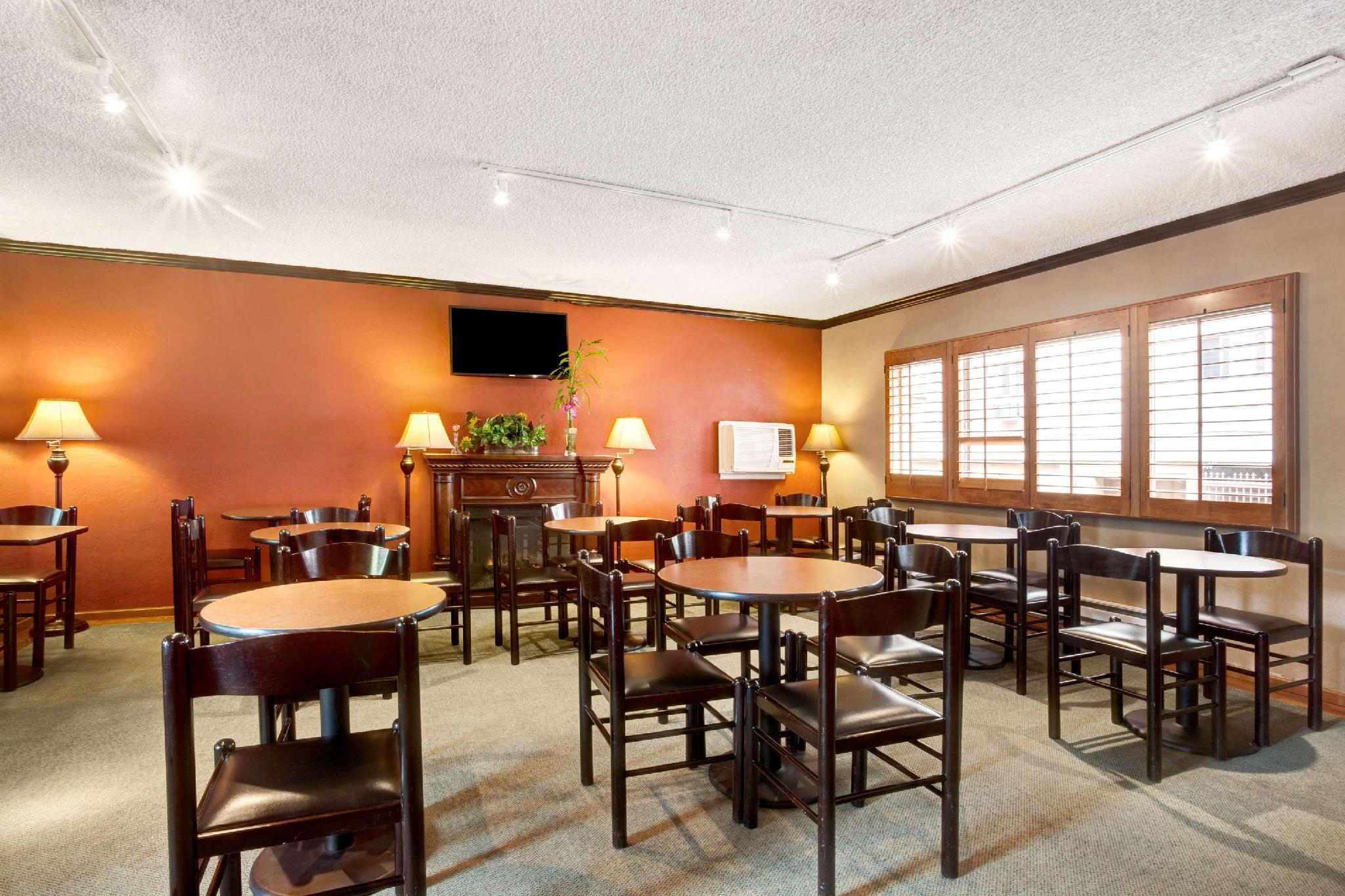 Travelodge By Wyndham Seattle By The Space Needle Екстериор снимка