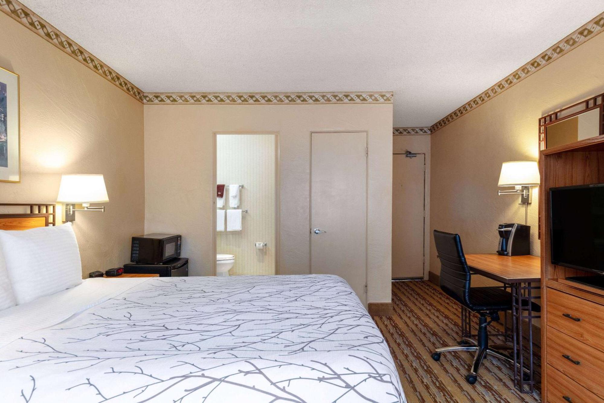Travelodge By Wyndham Seattle By The Space Needle Екстериор снимка