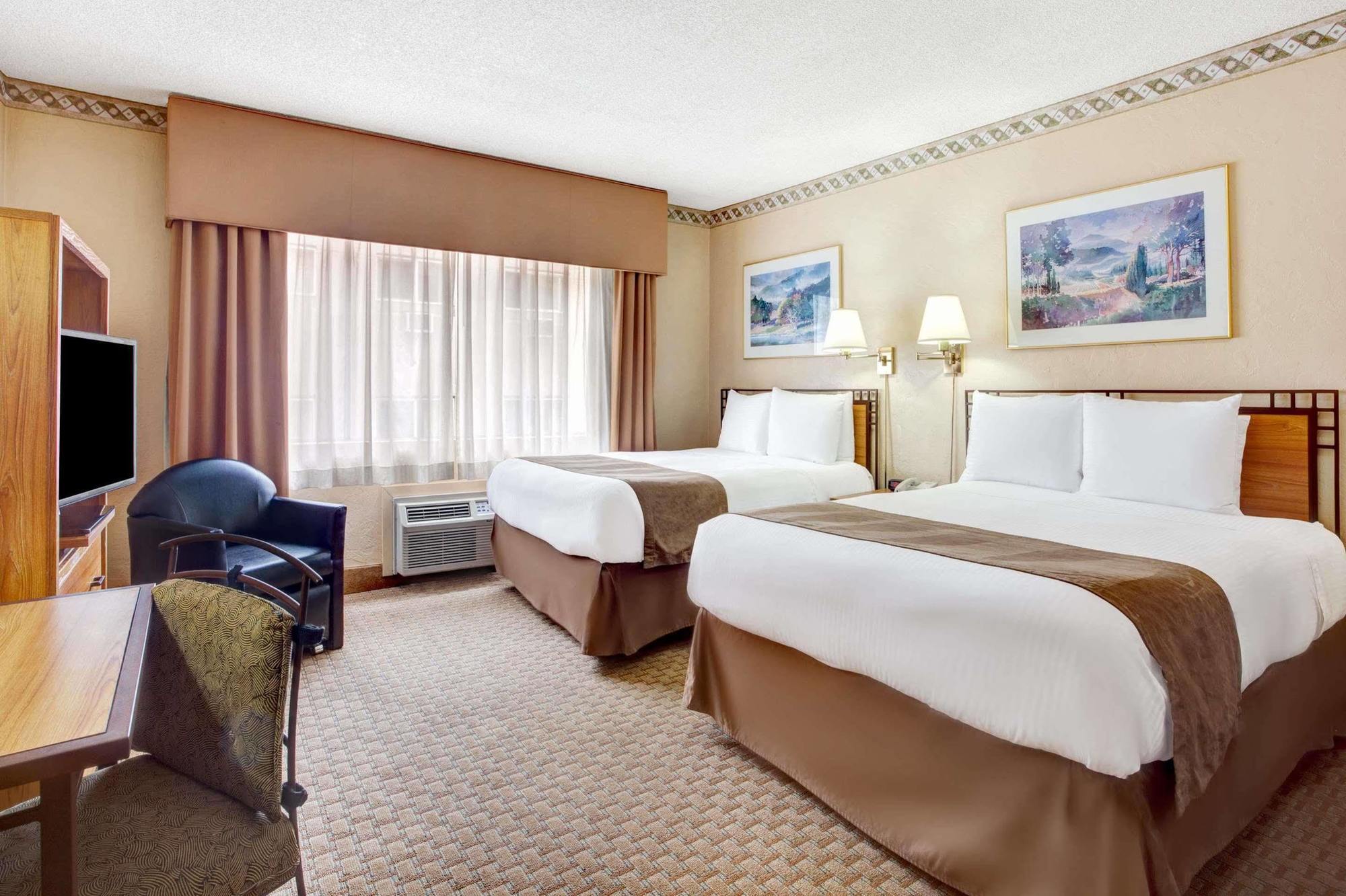 Travelodge By Wyndham Seattle By The Space Needle Екстериор снимка