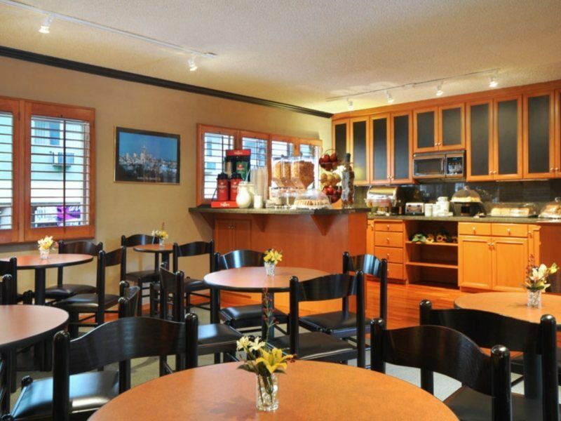 Travelodge By Wyndham Seattle By The Space Needle Ресторант снимка